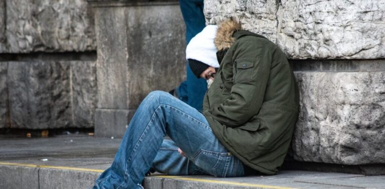 Więcej osób w kryzysie bezdomności w Słupsku. Rozmowa z Radiem Gdańsk